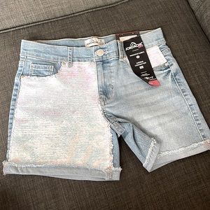 Girl size 10 shorts.